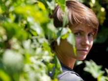 Sabrina Krief présente le menu des chimpanzés et son métier de primatologue